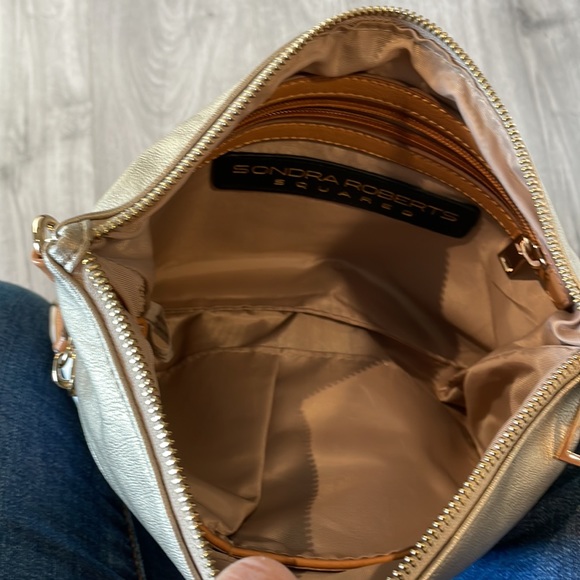 Sondra Roberts Squared gold and white cross shoulder bag. - Picture 8 of 10